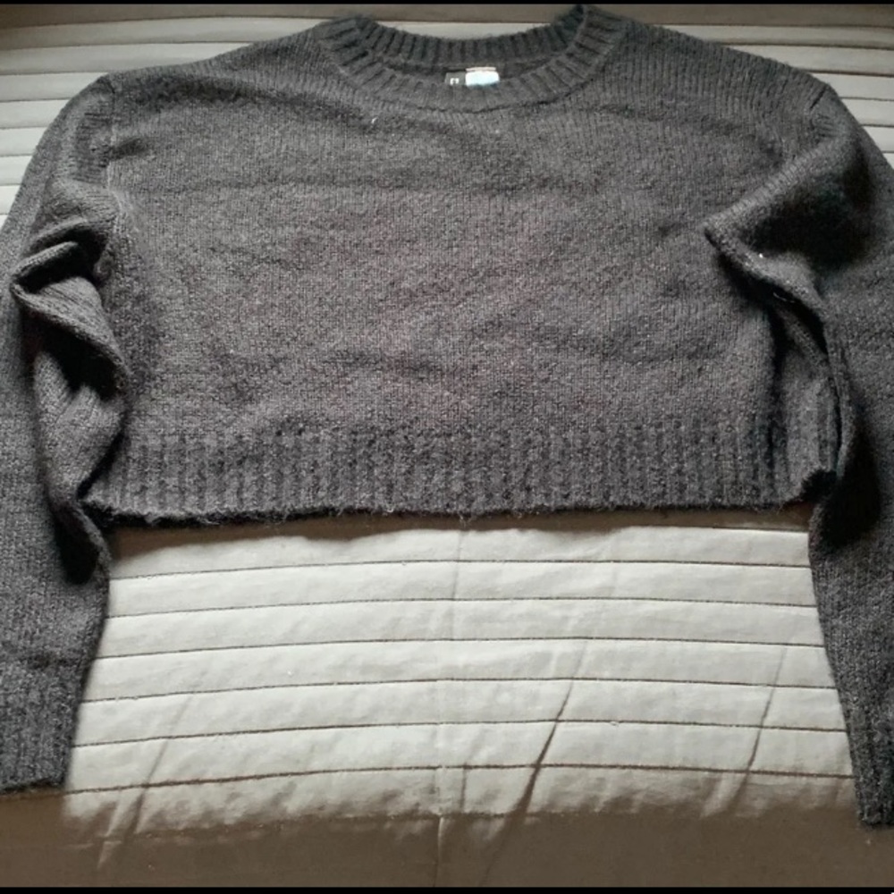 H&M Black Cropped Knit Sweater
